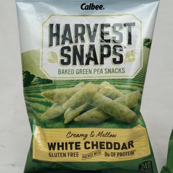 Harvest Snaps Green Pea Snack Crisps White Cheddar Slightly Salted 1.75-2.0 oz - Picture 3 of 11